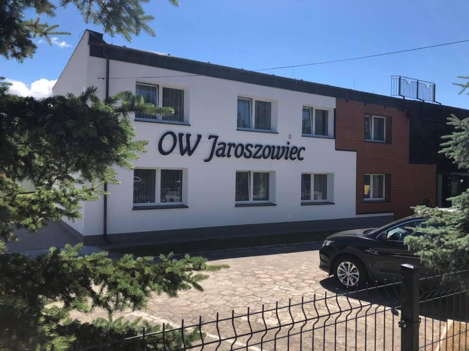 Hotel Ow Jaroszowiec à Łazy Extérieur photo